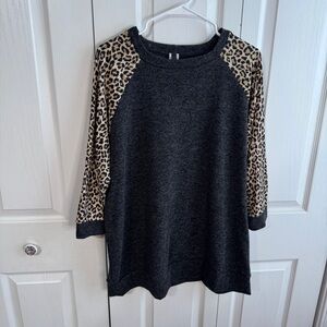 Lovely Souls gray leopard long sleeve full zip sweater size 2XL
